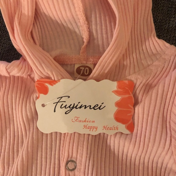 Pink ribbed one piece outfit size 70/6m - Picture 2 of 3